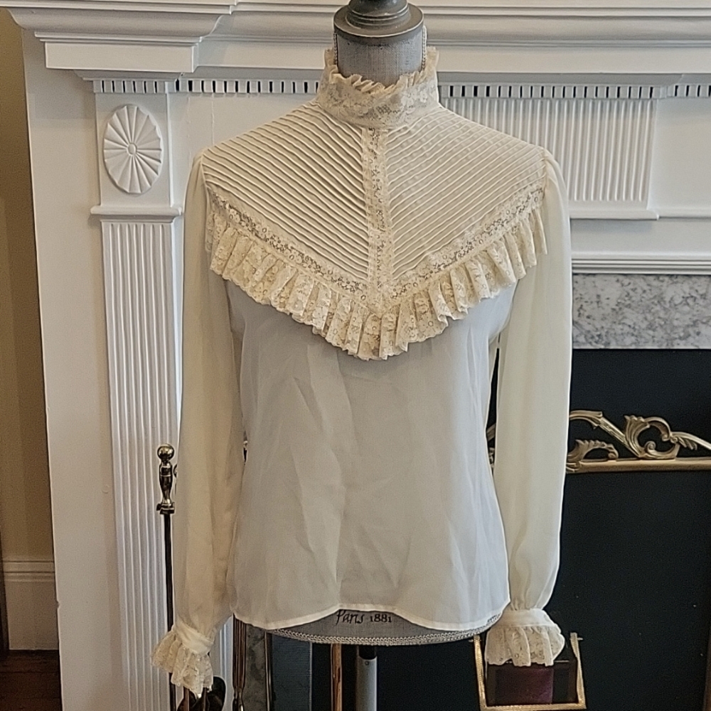Vtg Malbec Victorian Blouse